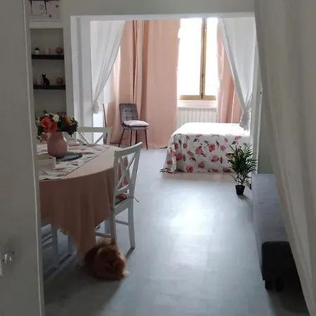 Mis Flores, Privata Apartment Santa Marinella
